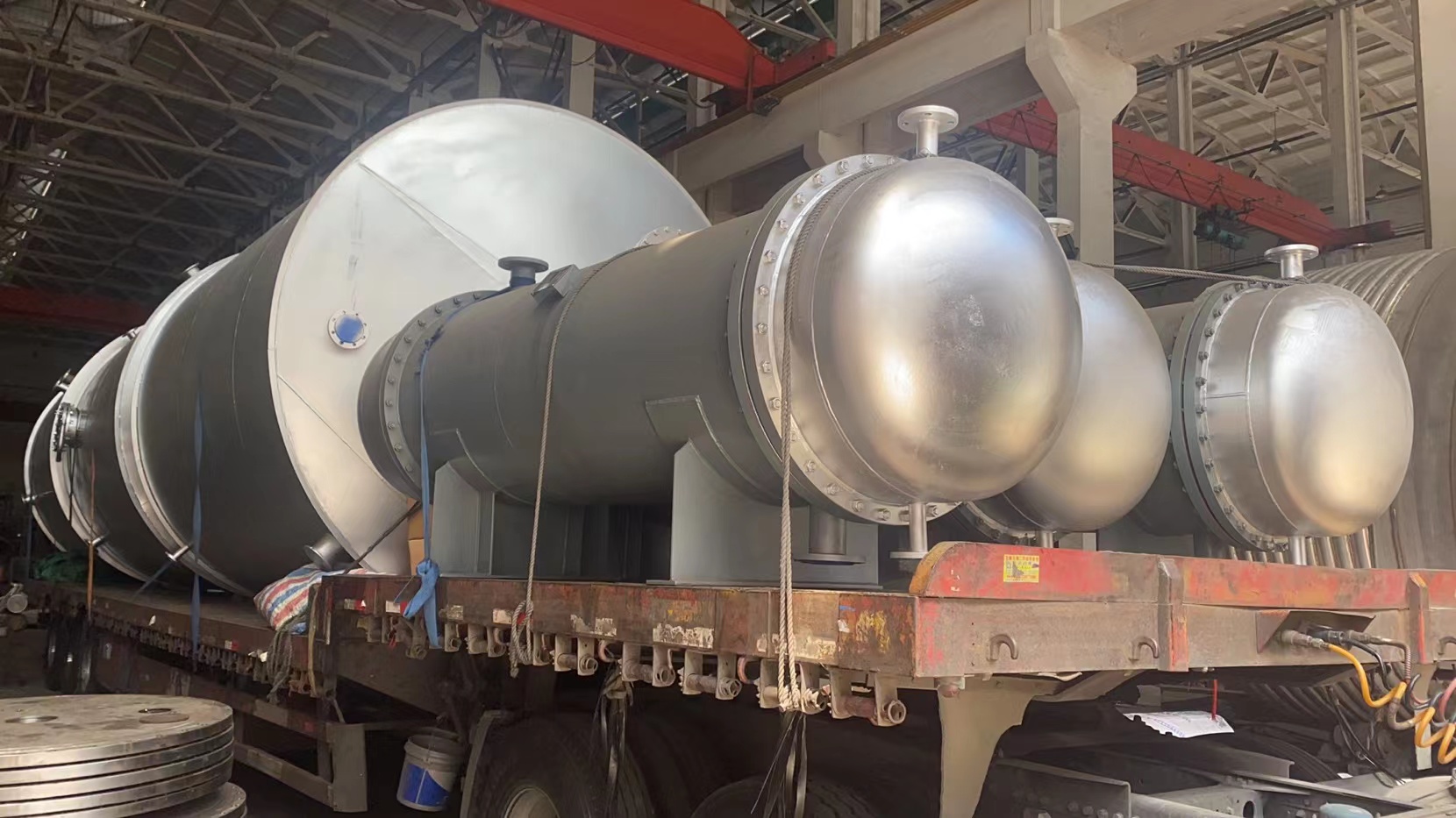 儲罐、冷凝器等一批設備發(fā)往遼寧客戶(hù)